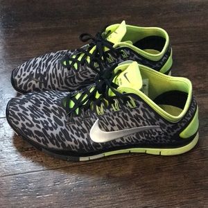 Women’s Nike sneakers